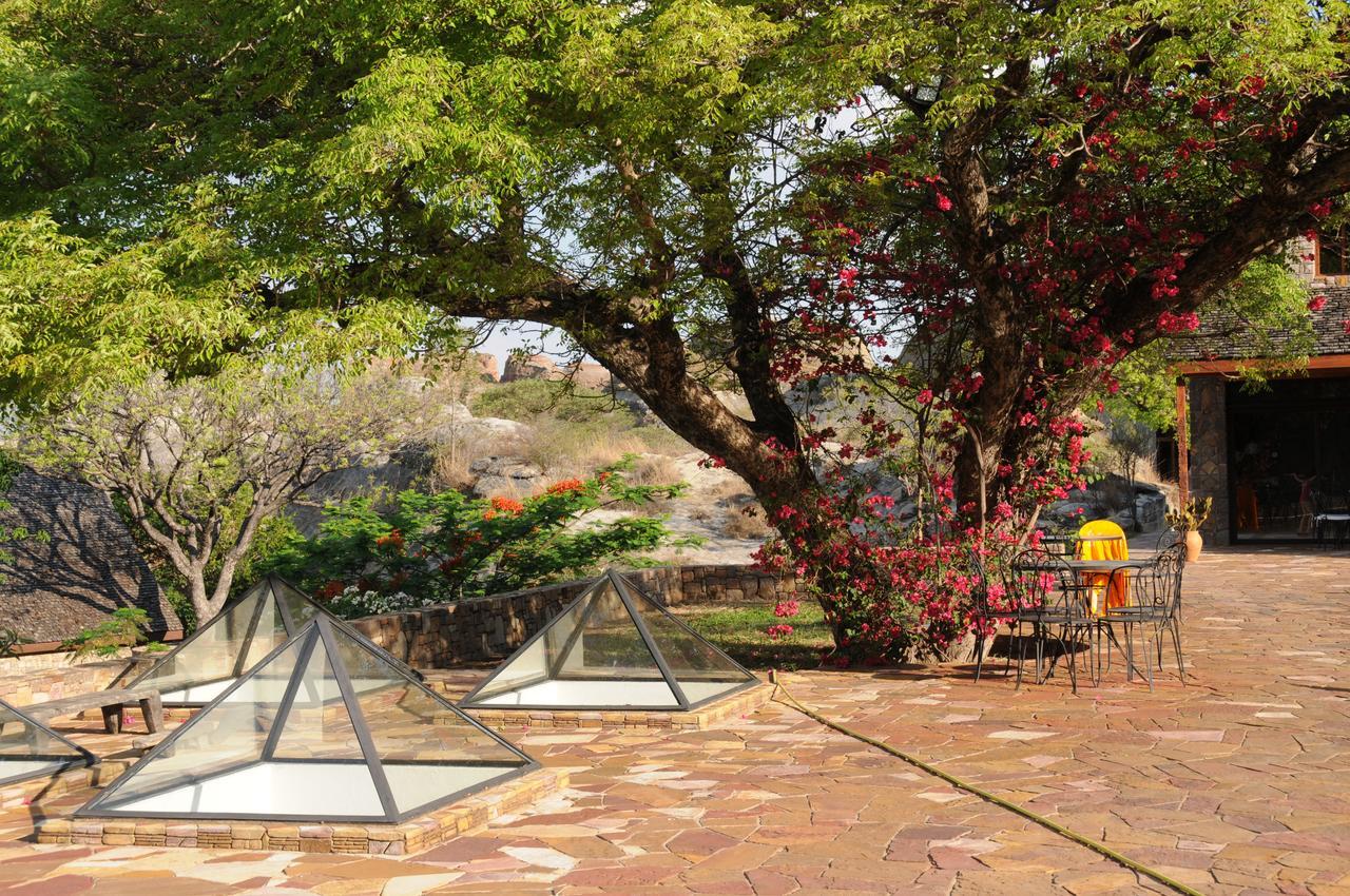 Le Jardin Du Roy Hotel Ranohira Kültér fotó