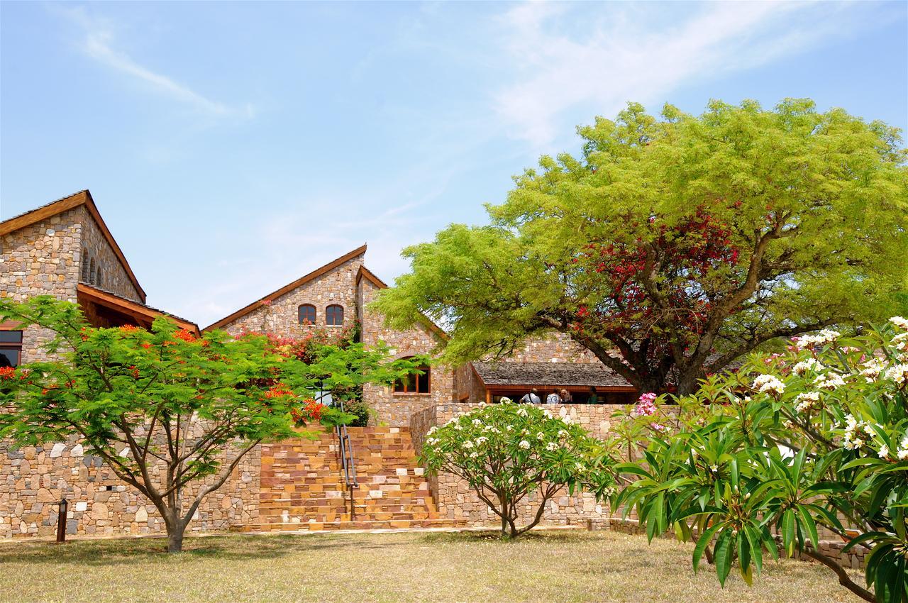 Le Jardin Du Roy Hotel Ranohira Kültér fotó